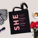 Self Care She Is Motivated Bolsa de lona grande personalizada con nombre y frases inspiradoras Regalo de ánimo y afirmación para mujer