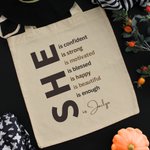 Self Care She Is Motivated Bolsa de lona grande personalizada con nombre y frases inspiradoras Regalo de ánimo y afirmación para mujer