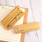 Personligt set med kulspetspennor och fodral i trä med graverat namn Graverat namn Gradering Skolstart Födelsedagspresent till lärare Elever