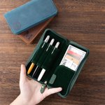 Henkilökohtainen Monogrammi 3 jaettu Slots Crazy Horse Nahka Pen Case nimi Kannettavat tarvikkeet Travel Syntymäpäivälahja perheelle Ystävät kollegat