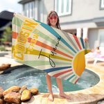 Toalla de playa personalizada para Cousin Crew estilo vintage con rayos de sol y nombre de secado rápido regalo de cumpleaños para la familia