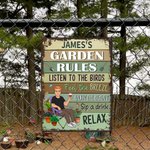 Henkilökohtainen Garden Rules Cartoon Character Vertical Metal merkki nimi Garden Decor syntymäpäivä Housewarming lahja perheelle puutarhanhoito ystäville