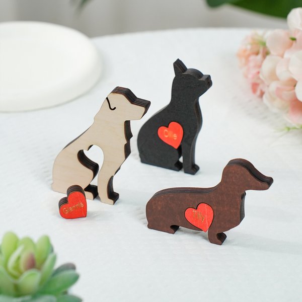 Personalised Mini Pocket Dog Wooden Figurine Plaque with Red Heart Engraved Name Collectible Statue Desk Decor Birthday Gift for Dog Lovers Owners