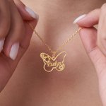 Collier Fleur Papillon Personnalisé avec Nom Bijoux Minimalistes Cadeau d'Anniversaire pour Femme