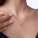 Collier Fleur Papillon Personnalisé avec Nom Bijoux Minimalistes Cadeau d'Anniversaire pour Femme