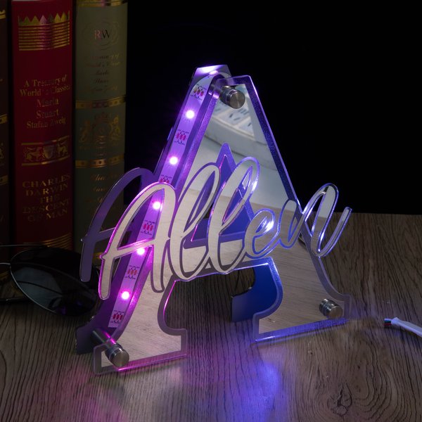 Henkilökohtainen Initial Monivärinen himmennettävä LED-yövalo pöytävalaisin nimellä makuuhuoneen sisustus valmistuminen syntymäpäivälahja ystäville perheelle