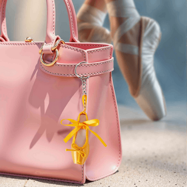 Llavero personalizado de zapatillas de ballet multicolor con nombre Mochila Accesorios Cumpleaños Navidad Clase de baile Regalo de equipo para bailarinas Amantes del ballet