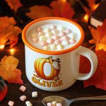 Mug en émail coloré avec nom Halloween Fantôme Citrouille Initiale Enfant 12 oz Halloween Anniversaire Retour à l'école Cadeau pour Garçons Filles