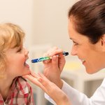 Gepersonaliseerd Cartoon Karakter Glitter Medische Draagbare LED Pen Licht met Naam Verpleegkundige Week Waardering Verjaardagscadeau voor Arts Verpleegkundige Medisch Personeel