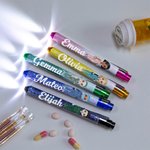 Gepersonaliseerd Cartoon Karakter Glitter Medische Draagbare LED Pen Licht met Naam Verpleegkundige Week Waardering Verjaardagscadeau voor Arts Verpleegkundige Medisch Personeel