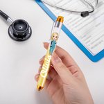 Gepersonaliseerd Cartoon Karakter Glitter Medische Draagbare LED Pen Licht met Naam Verpleegkundige Week Waardering Verjaardagscadeau voor Arts Verpleegkundige Medisch Personeel