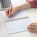 Gepersonaliseerd Cartoon Dokter Verpleegster Karakter Weekplanner Spiraal A5 Notitieboekje met Naam en Titel Verpleegkundige Week Waardering Gift voor Medisch Personeel