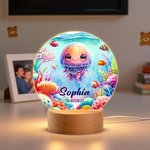 Personalisiertes Fantasy Quallen Wal Meerestiere LED-Nachtlicht mit Namen Datum und Holzsockel Haus Deko Geburtstag Geschenk für Kinder