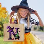 Personalisierte Magische Topf und Hexenhut anfängliche große Jute Tragetasche mit Namen Trick oder behandeln Halloween Party Geschenk für Frauen Kinder