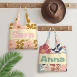 Personlig stor handväska med dansk blommönster och namntryck perfekt som års- och födelsedagspresent till kvinno