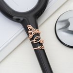 Henkilökohtainen ikuinen liekki Rod of Asclepius stetoskooppi ID Tag kanssa nimi ja otsikko arvostus Valmistuminen lahja Sairaanhoitaja Lääkäri Medical Students