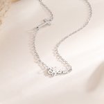 Collier croix latérale personnalisée avec nom Bijoux délicats Anniversaire Baptême Religieux Cadeau pour femmes Chrétiennes