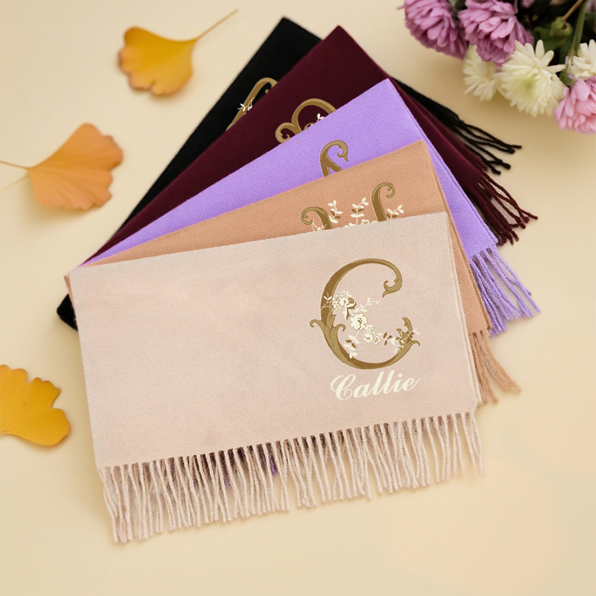 Écharpe à Franges Personalisée avec Nom et Initiale Florale Cadeau Anniversaire pour les Femmes