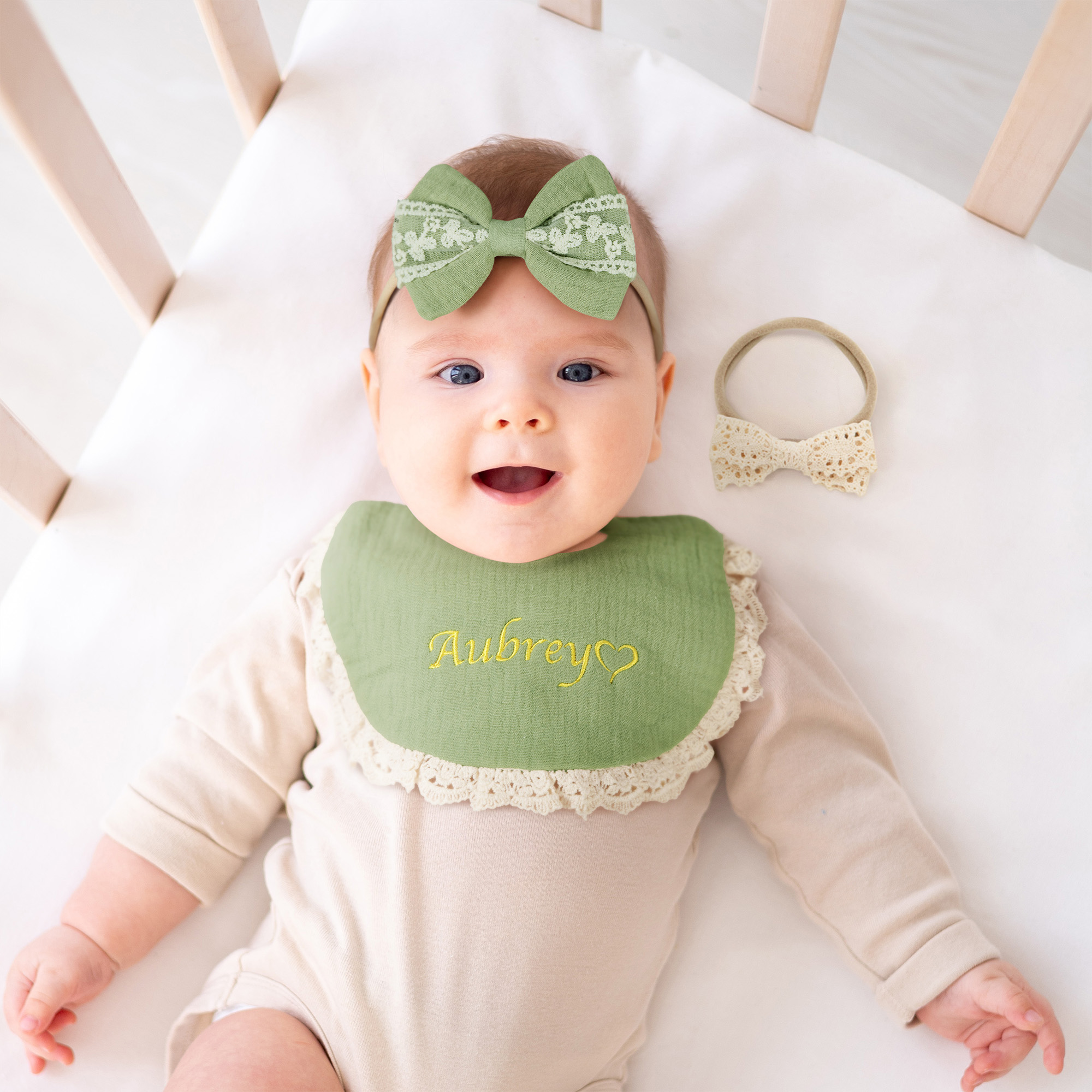 Bavoir personnalisé 100% coton avec nom brodé et 2 bandeaux avec noeud Cadeau d'anniversaire pour nouveau-né