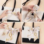 Personlig Retro fransk Toile De Jouy Silk Scarf med Initial Daily Party Favor Födelsedagspresent för kvinnor