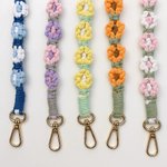 Funda de teléfono de doble capa con nombre y estampado floral abstracto personalizado para iPhone o Samsung con correa para la muñeca y para el hombro Regalo de cumpleaños para mujer