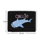 Tag identificativo BCD multicolore personalizzato con ricamo a forma di squalo e nome perfetto per immersioni e attività oceaniche regalo per sub