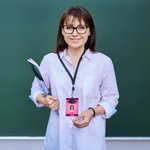 Personalisierte Wachsmalstift Cartoon Lehrer ID-Karte Ausweishülle aus PU Leder mit Namen Umhängeband Kugelschreiber Schulanfang Geschenk für Lehrer