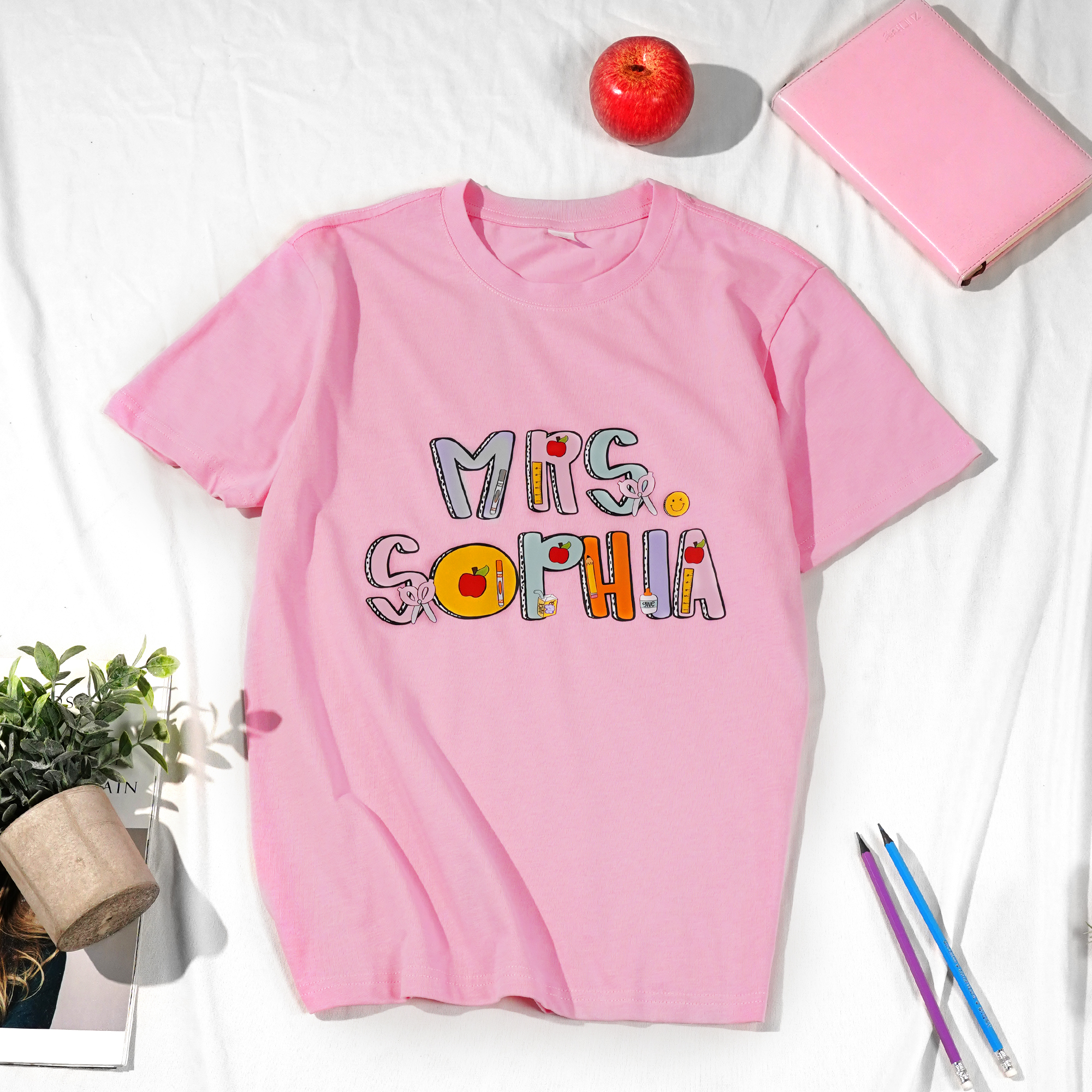 T-shirt personnalisé Apple Scissors 100% coton avec texte Cadeau de remerciement pour les femmes enseignantes