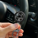 Personalisierte Exquisite Spinning Car Tire Keychain mit Text Portable Accessoire Geburtstag Weihnachten Geschenk für Männer Autobesitzer