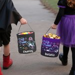 Truco o trato personalizado fluorescente calabaza fantasma murciélago reutilizable cubo de caramelos con el nombre de Halloween Fiesta de regalos para niños