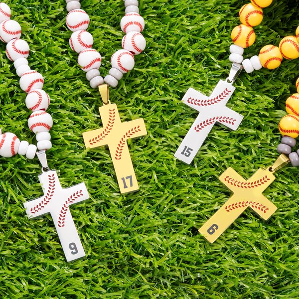 Henkilökohtainen Baseball Softball Cross Helmet kaulakoru numero Team Spirit Wear Game Day Syntymäpäivälahja lapsille Sports Fanille