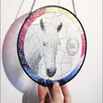 Décoration solaire personnalisée en verre teinté avec photo de cheval et nom Décoration de balcon à suspendre Cadeau d'anniversaire pour les amoureux des chevaux