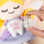 Henkilökohtainen söpö Tooth Fairy Plush Doll roikkuu tyyny nimi ja tasku lasipullo makuuhuoneen sisustus hammas menetys matkamuisto lahja lapsille