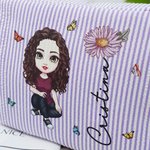 Neceser de maquillaje personalizado con flor de nacimiento personaje de dibujos animados rayas multicolor y nombre regalo de cumpleaños para mujer