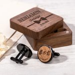 Gepersonaliseerde Gegraveerde Naaminitialen Manchetknopen Set van 2 met Datum en Houten Doosje Huwelijksverjaardagscadeau voor Mannen en Bruidsjonkers