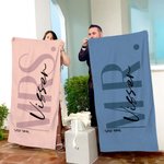 Gepersonaliseerde Mr and Mrs Set van 2 Bijpassende Grote Sneldrogende Strandlakens met Achternaam Cadeau voor de Huwelijksreis van Pasgetrouwden