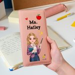 Personalisierte Cartoon Lehrer Bifold Clutch Wallet mit Namen und RFID-Blockierung Karteninhaber Teacher's Day zurück zu Schule Anerkennung Geschenk für Lehrer