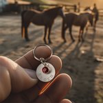 Personlig sadel och träns aluminium hänge med namn och ädelstenar lättvikts ridsportaccessoar gåva till hästälskare