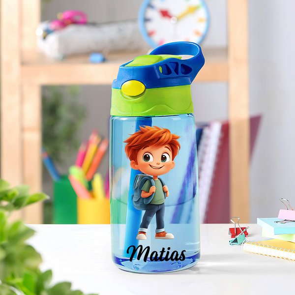 Personoitu sarjakuvahahmo 475 ml vesipullo juomapillillä ja roiskeensuojakannella nimellä pojille ja tytöille syntymäpäivä ja koulunaloituslahja