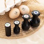 Personalisierter Eierstempel mit Hühnermotiv in Mehreren Größen Lebensmittelechte Stempelfarbe Geburtstag Geschenk für Familie Hühnerhalter Bauernhof