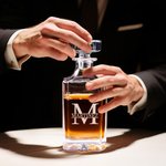Personalisierte eingravierte Initialen Whiskey Dekanter mit Text Bar Zubehör Geburtstagsgeschenk für Whiskey-Liebhaber