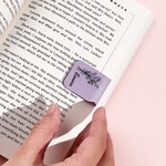 Gepersonaliseerde Geboortebloemen Boeket Magnetische PU-leer Bladwijzerclip met Naam Club Verjaardags Cadeau voor Boekenliefhebbers en Boekenwurmen
