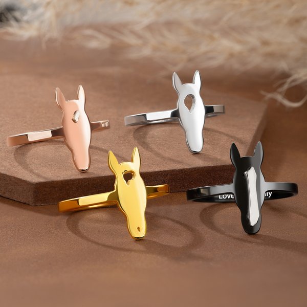 Bague personnalisée en forme de tête de cheval avec marque de naissance et texte gravé Bijoux délicats Cadeau d'anniversaire pour les amoureux des chevaux