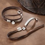 Personlig läderarmband med västerns tema dubbelring och namnplåt perfekt födelsedagspresent för hästälskare och hästägare