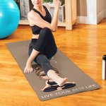 Gepersonaliseerde Geboortebloem Cartoon Karakter Super Absorberende Yoga Handdoek met Naam Sport Accessoires Verjaardagscadeau voor Yoga Lovers Vrouwen