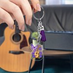 Porte-clés acrylique personnalisé Guitar Birth Flower Butterfly avec nom et pompon Charme de sac Cadeau d'anniversaire de Noël pour les amateurs de musique et les guitaristes