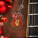 Ornement personnalisé en acrylique transparent avec nom Guitar Birth Flower Butterfly Décoration de la maison Noël Cadeau de pendaison de crémaillère pour les amoureux de la musique