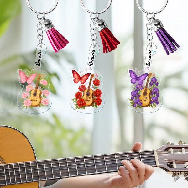 Porte-clés acrylique personnalisé Guitar Birth Flower Butterfly avec nom et pompon Charme de sac Cadeau d'anniversaire de Noël pour les amateurs de musique et les guitaristes