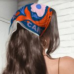 Personlig Multicolor Ocean Art Illustration Whale Jellyfish Square Satin Scarf med namn Resa Party Accessoar Present för kvinnor