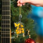 Ornement personnalisé en acrylique transparent avec nom Guitar Birth Flower Butterfly Décoration de la maison Noël Cadeau de pendaison de crémaillère pour les amoureux de la musique